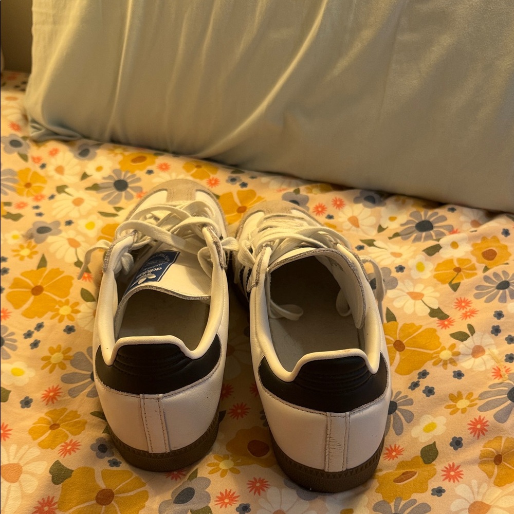 adidas Women's White and Black Sneakers woman’s 9 - Picture 6 of 7
